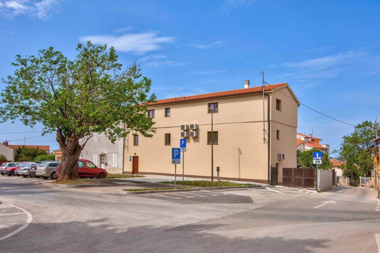Apartments Tiny Garden Μεντουλίν Εξωτερικό φωτογραφία