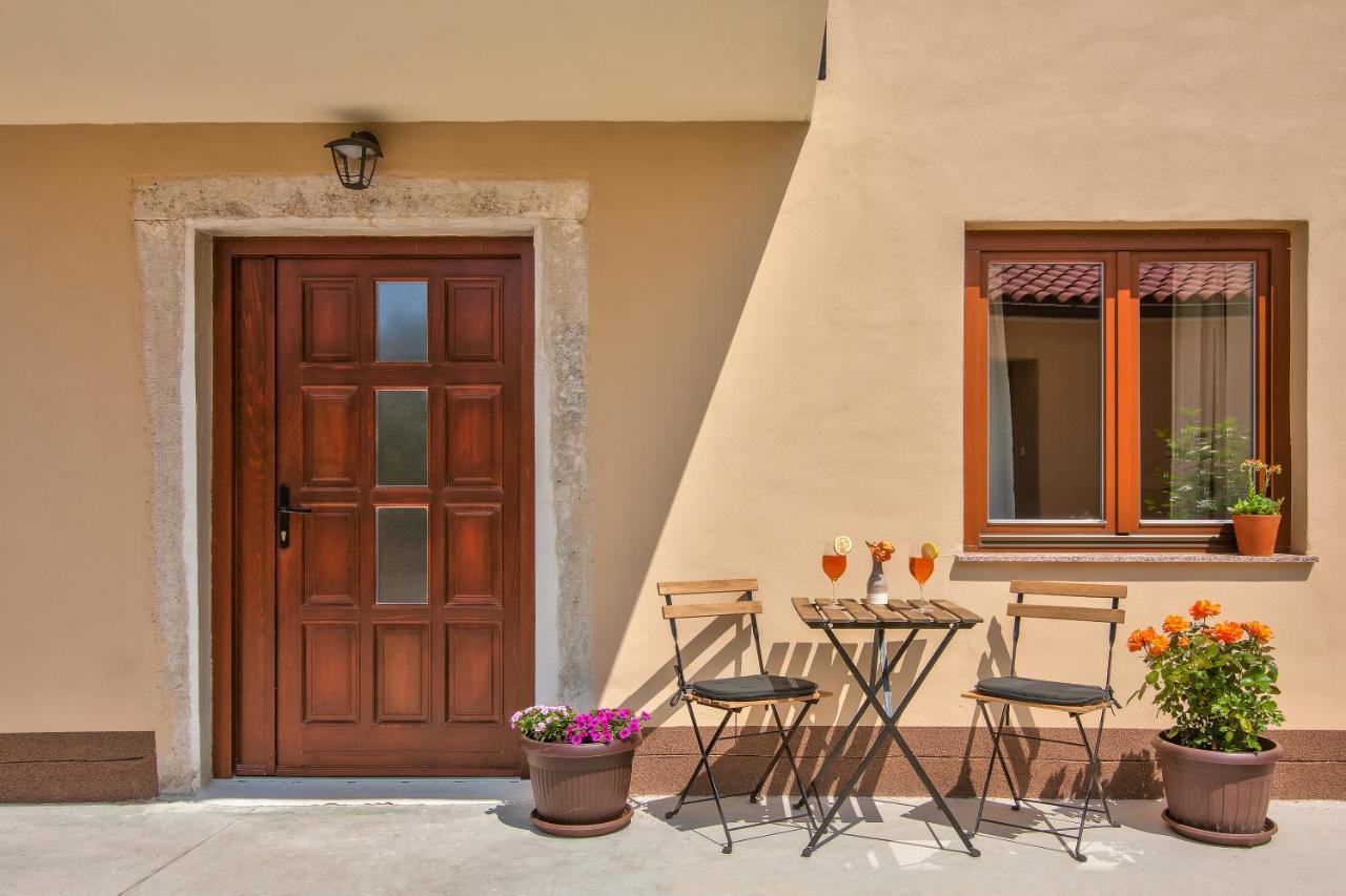 Apartments Tiny Garden Μεντουλίν Εξωτερικό φωτογραφία