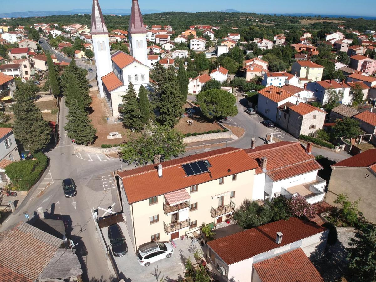 Apartments Tiny Garden Μεντουλίν Εξωτερικό φωτογραφία