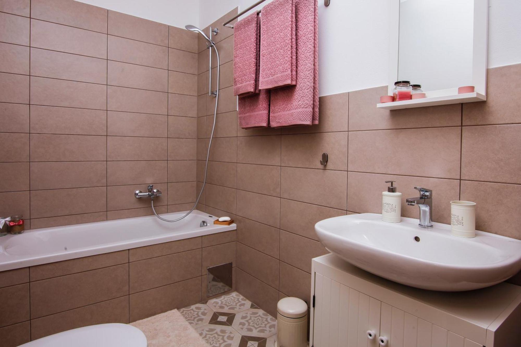 Apartments Tiny Garden Μεντουλίν Εξωτερικό φωτογραφία