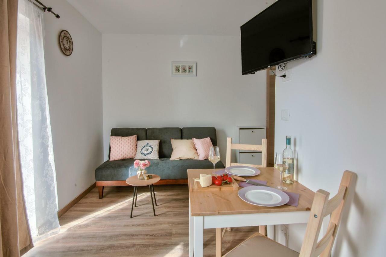 Apartments Tiny Garden Μεντουλίν Εξωτερικό φωτογραφία
